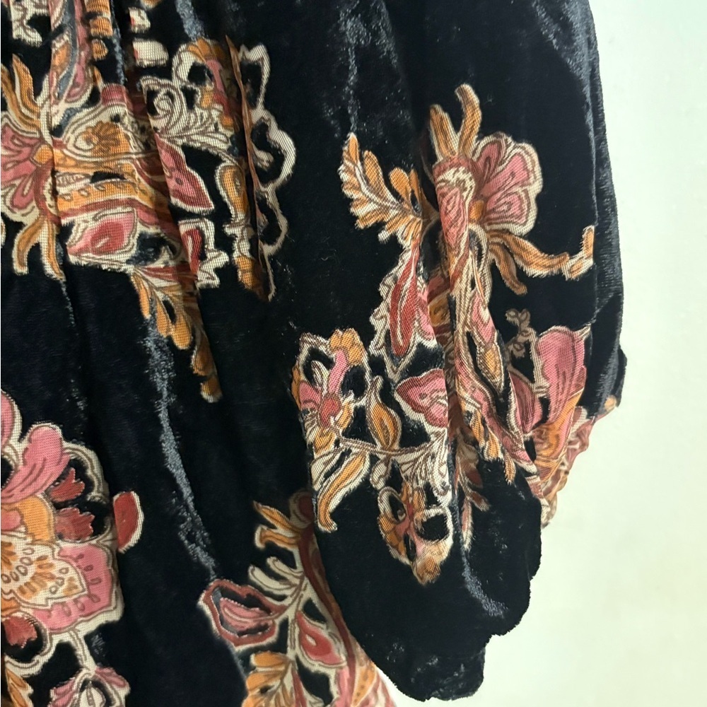 Zara Mini Dress size S Black Floral Velvet Ruffle Trim 3/4 Puff Sleeve Boho - Picture 5 of 6